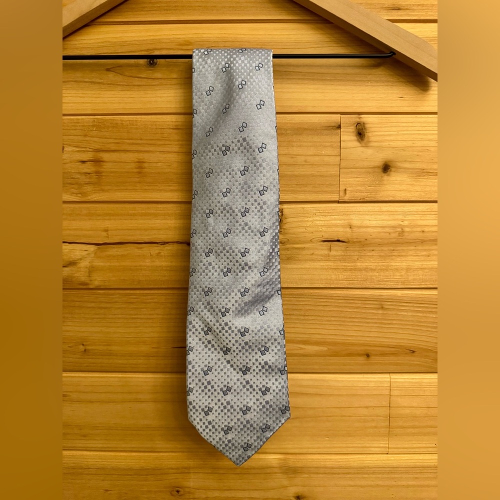 Giorgio Armani Silk Made In Italy Silver Blue Metallic Geometric Tie
